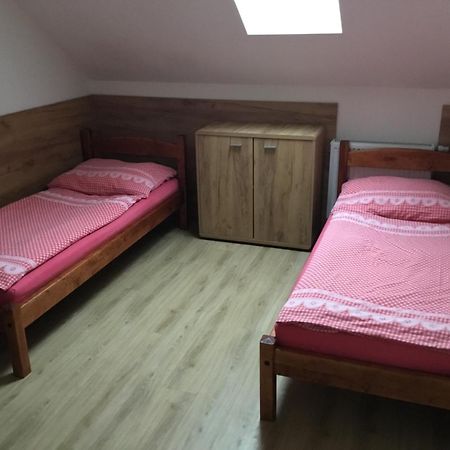 Hrusicka Restaurace A Penzion Hrusice Экстерьер фото
