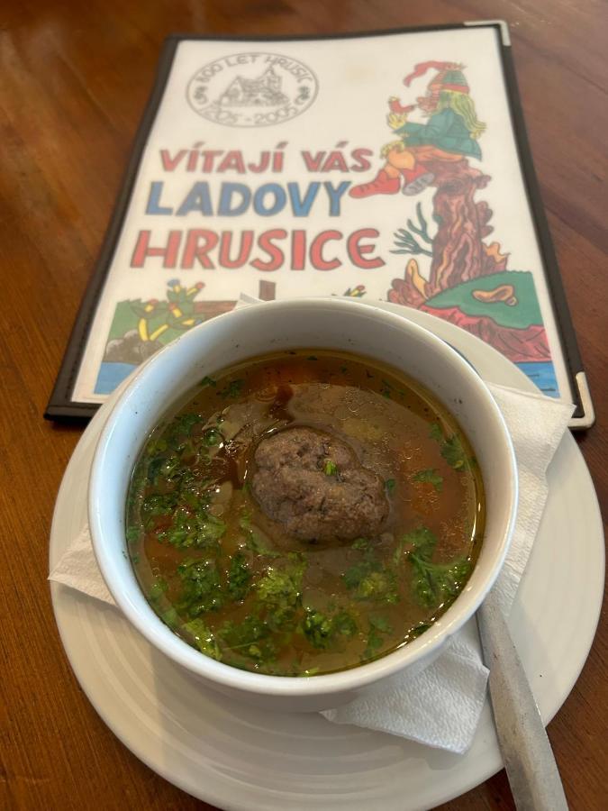 Hrusicka Restaurace A Penzion Hrusice Экстерьер фото
