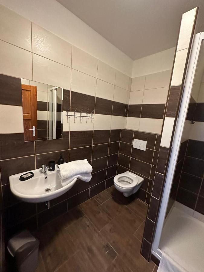 Hrusicka Restaurace A Penzion Hrusice Экстерьер фото